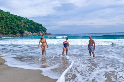 Hiking tour of three beaches and a waterfall in the Juatinga Reserve, Paraty