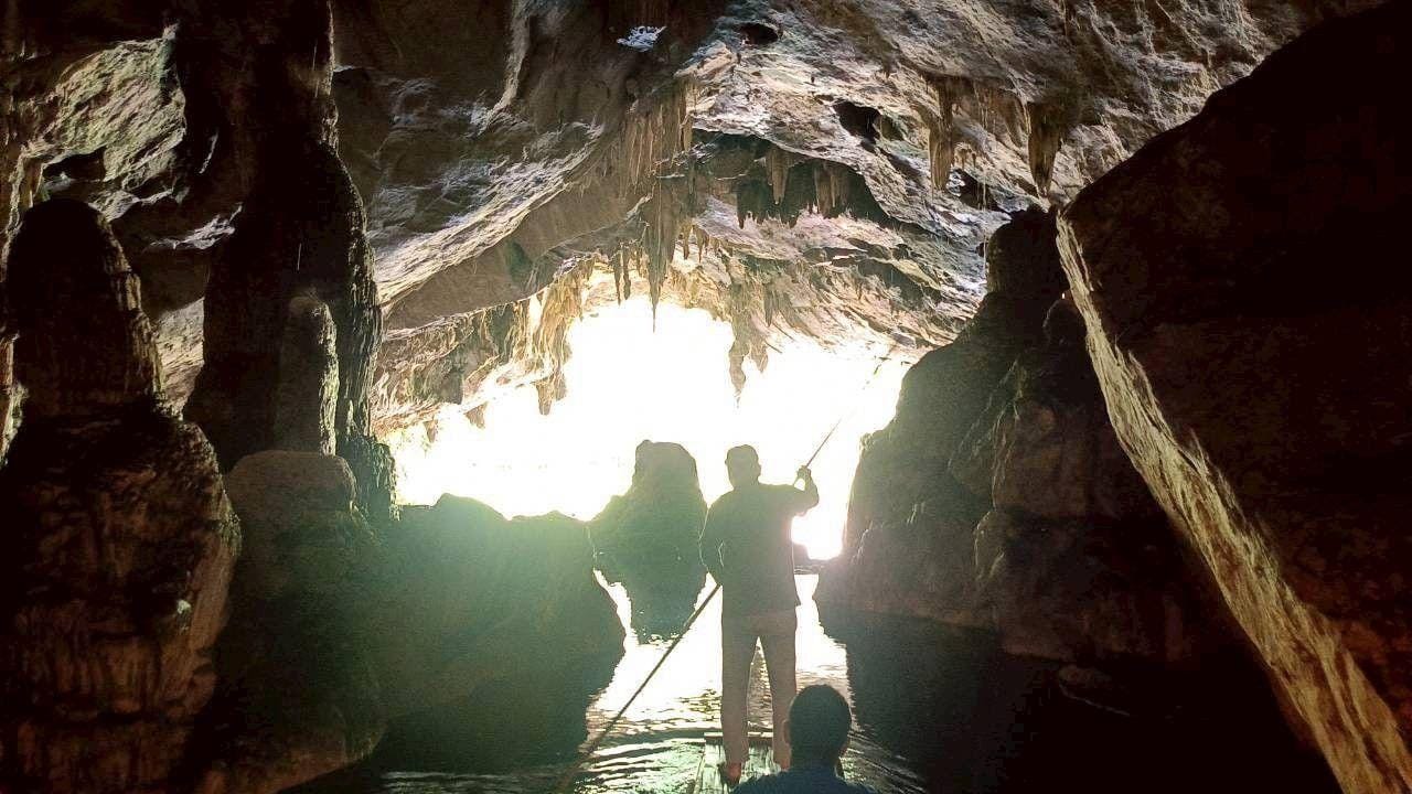 Pai: Nam-Lod-Höhlentour mit ortskundigem Guide & Sonnenuntergang bei Two Huts