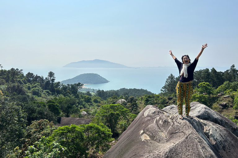 Viagem privada ao desfiladeiro de Hai Van, Hue imperial e túmulo