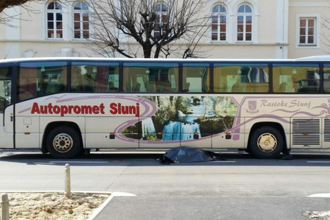 Desde Zagreb Lagos de Plitvice Traslado de ida y vuelta en autobús confortDe Zagreb a los Lagos de Plitvice