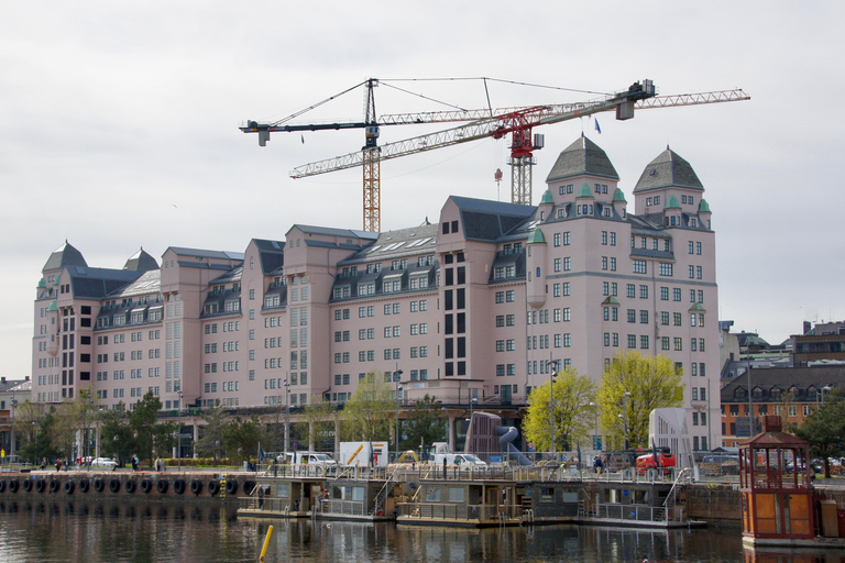 Oslo: From Fjord to Palace Walking Tour