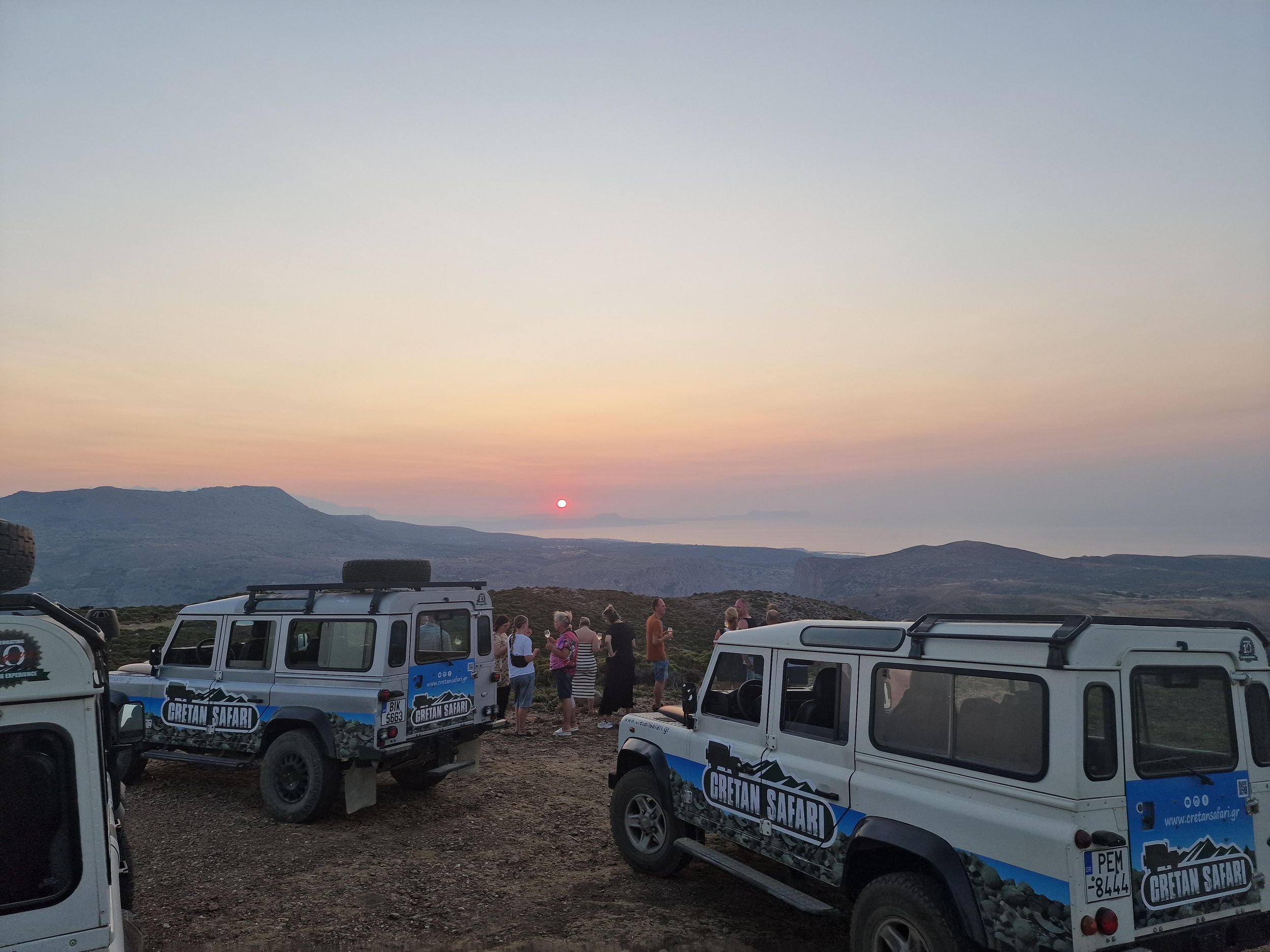 Rethymno-Sonnenuntergangssafari mit Land Rover, Abendessen und Wein