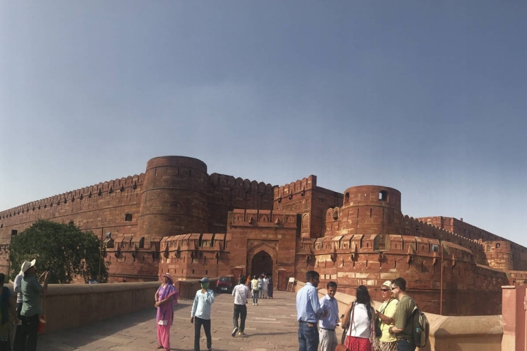 "Gouden Uur bij de Taj: Een genot bij zonsopgang in AgraVanuit Delhi: Taj Mahal Zonsopgang en Agra Fort Privé Tour