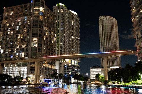 Champagne City Lights Boat Tour + Photoshoot (Semi Private)