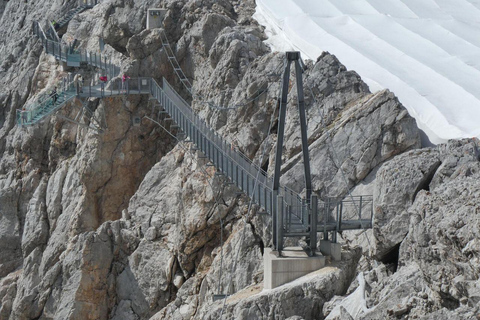 From Vienna: Day Trip to Dachstein & Hallstatt