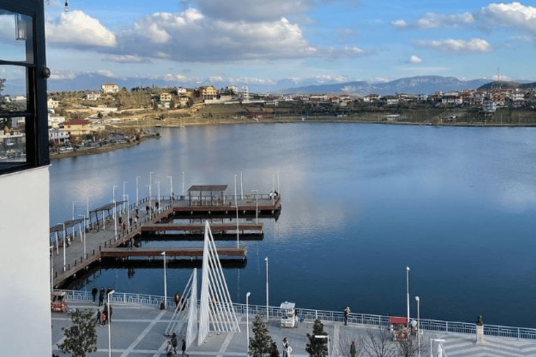 Berat, città UNESCO e lago Belsh /con pranzo da Tirana/DurresBerat, città UNESCO e lago Belsh - Tour di un giorno da Tirana/Durres