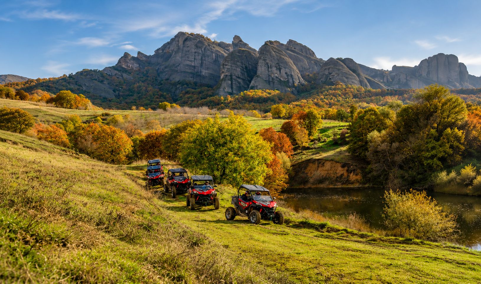 Meteora: Offroad-Abenteuer bei Sonnenuntergang mit SxS/Buggy und Guide