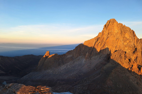 Conquiste o Monte QuêniaTravessia de 4 dias de Chogoria a Sirimon