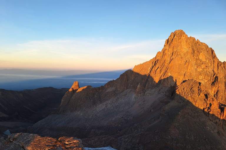 À la conquête du mont KenyaTraversée de 4 jours de Chogoria à Sirimon