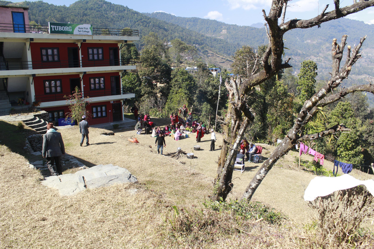 Découvrez la magie de Poon Hill : Un trek de 4 jours au départ de Pokhara