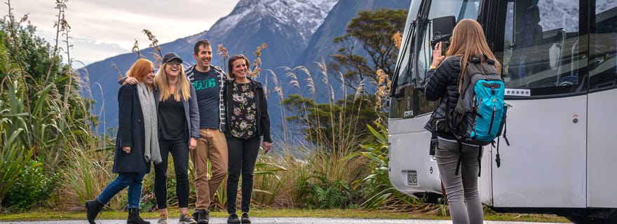 Depuis Te Anau : Excursion et croisière en autocar dans le détroit de Milford
