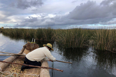 Puno: Uros Floating Islands Tour och övernattning i lodge