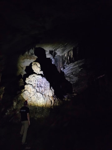 Athens: Mount Hymettus Hiking Tour and Cave Exploration
