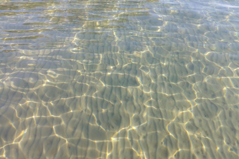 Rab : location de kayaks transparents à LoparRab : Location de kayaks transparents à Lopar