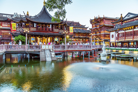 Shanghai: Full-Day Customized Tour with Private Transfer.