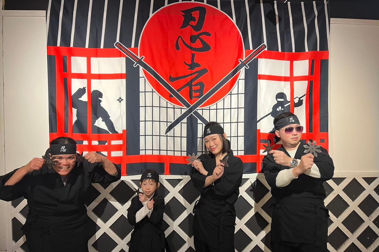 Tokyo : Ninja Experience Cafe HarajukuFormation ninja + location de costume ninja + une boisson