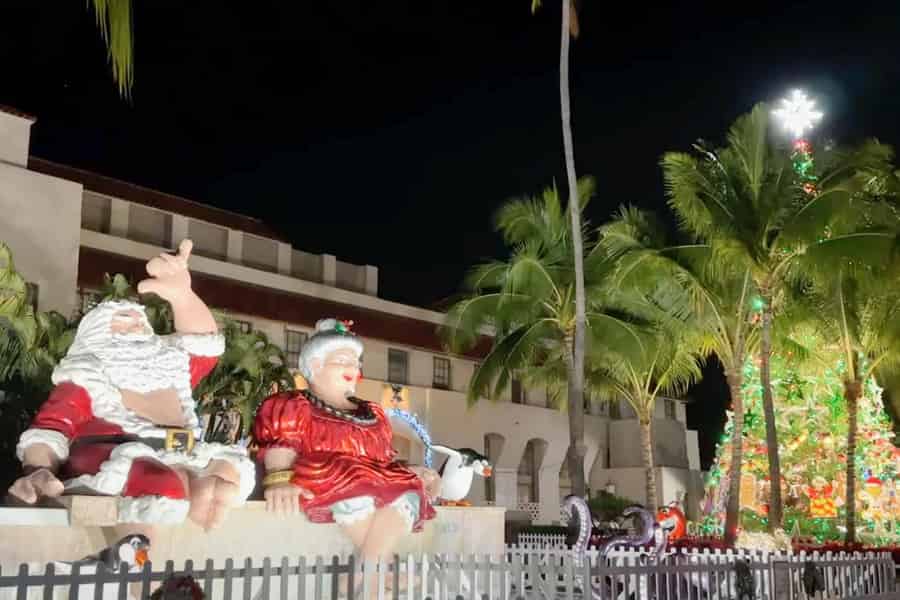 Honolulu: Weihnachtslichter-Trolley-Tour mit Honolulu Hale. Foto: GetYourGuide