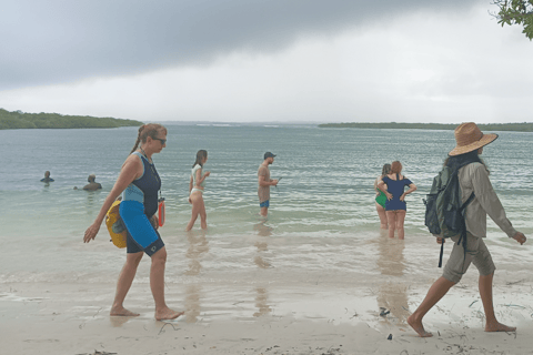 4 days tour in Galapagos Las Grietas and Tortuga Bay