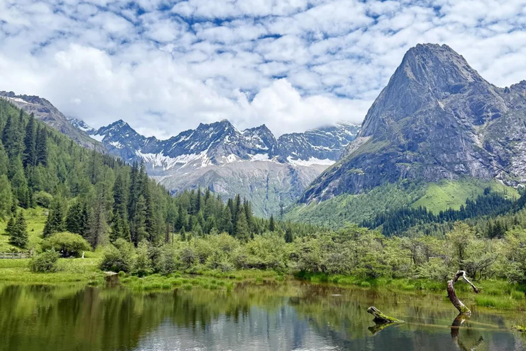 Chengdu: Self-Explore Mt. Siguniang Day Trip by Coach