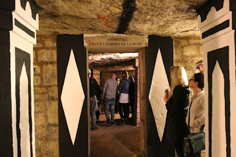 Paris Catacombs Guided Tour With Restricted Rooms Paris: Skip-the-Line Catacombs Tour with Restricted Areas