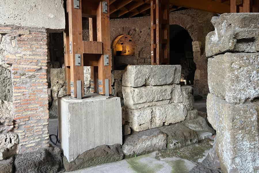 Rom: Führung durch den Untergrund des Kolosseums und den Arena-Bereich. Foto: GetYourGuide Rom: Führung durch den Untergrund des Kolosseums und den Arena-Bereich. Foto: GetYourGuide