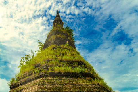 Vientiane: Full-Day Sacred Blessings and Temples Tour