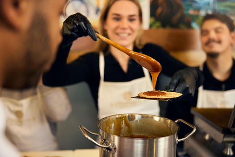 Amsterdam: Laboratorio di preparazione di cialde allo sciroppo tradizionale olandeseCentro città: Laboratorio di preparazione di waffle allo sciroppo tradizionale olandese