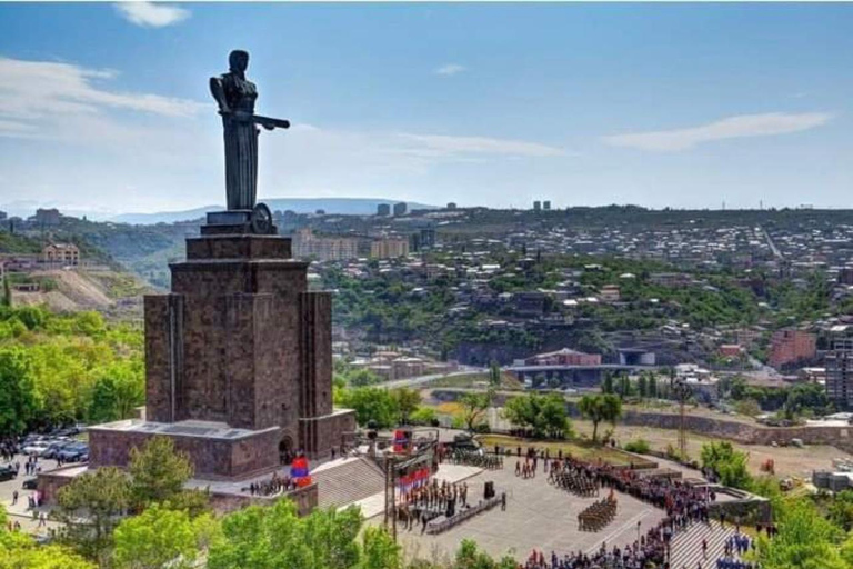 Excursion privée d&#039;une journée à Saghmosavank-Alphabet Monument &amp; Yerevan