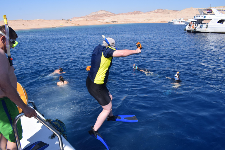 Sharm El Sheikh: Sunset Family Cruise with Snacks and drinks