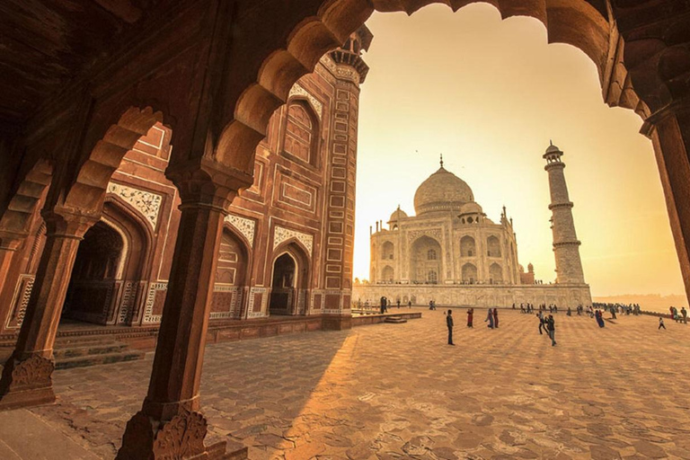 Excursão de um dia ao Taj Mahal e ao Forte de Agra a partir de PunePasseio sem voos