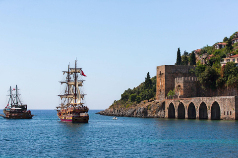 Alanya: Pirate Cruise with Shows, Lunch & Swim Stops