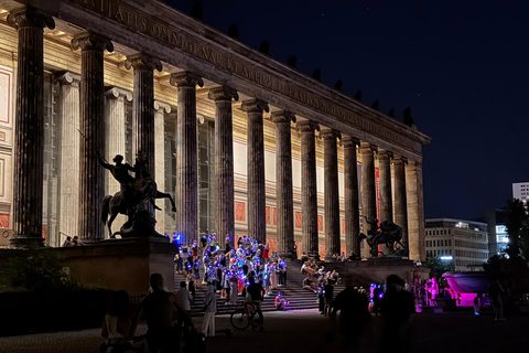 Berlin Night Walking Tour - Iconic Illuminated Landmarks Private Berlin Sunset Walking Tour - Iconic Landmarks