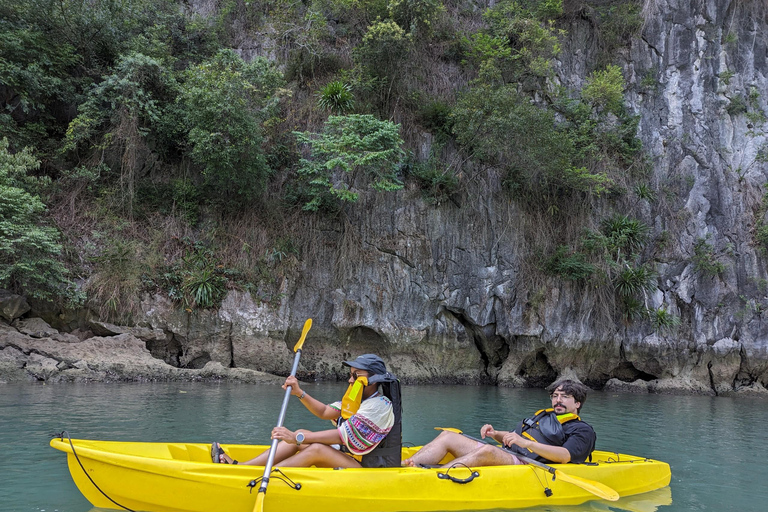 Desde Hanói: Excursión de 2 días al Parque Nacional de Cat Ba y la Bahía de Lan Ha