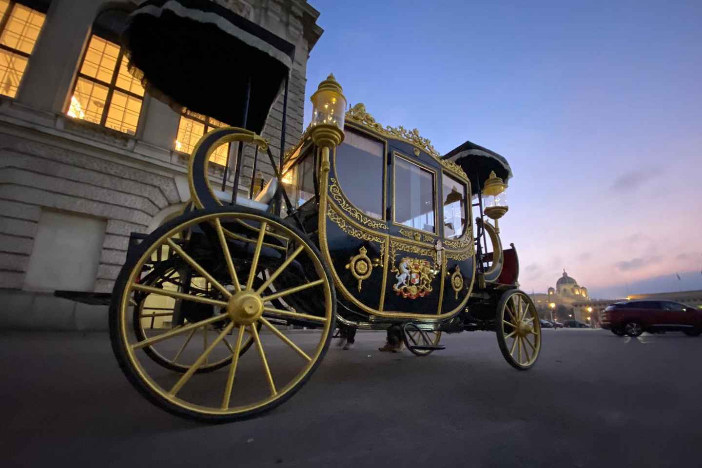 Vienna: Electric-Imperial Carriage Sightseeing Tour