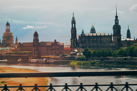 دريسدن: جولة سير خاصة بصحبة مرشد مع خدمة الالتقاء في الفندقدريسدن: جولة لمدة ساعتين مع مرشد خصوصي