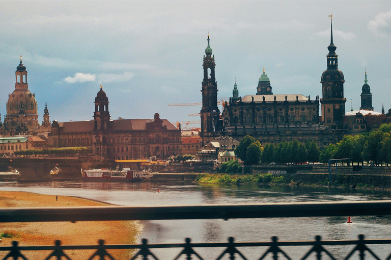 دريسدن: جولة سير خاصة بصحبة مرشد مع خدمة الالتقاء في الفندقدريسدن: جولة لمدة ساعتين مع مرشد خصوصي