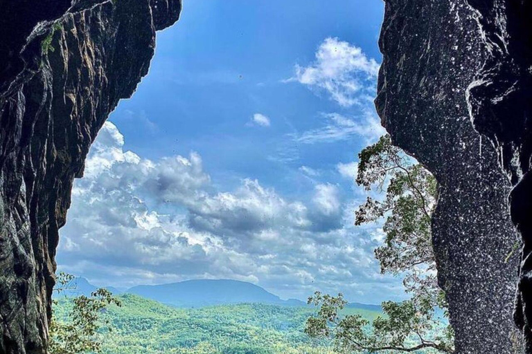 Kandy: Temple of Tooth, Train Ride, & Cave Waterfall Tour