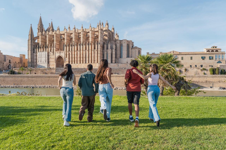 Palma: Old Town & Waterfront Private Photoshoot Ultimate: 50 photos + cinematic video reel | 90 mins