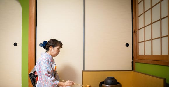 Kyoto: Tea Ceremony Experience in a Small Tea Room