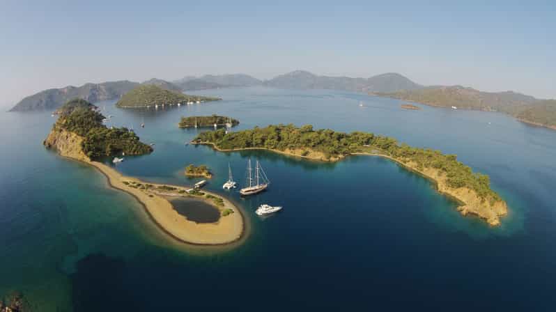 Fethiye: 12 Islands Boat Tour with Swimming, Buffet, and Bar