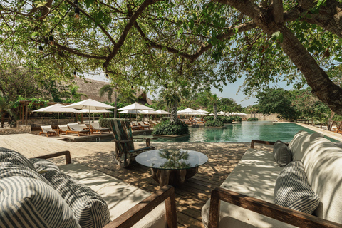 Cartagena:Makani Beach Club w/ Boat Transfer, Drink & Sunbed Makani ELUA VIP Couple Experience – Spa, Lunch & Drinks