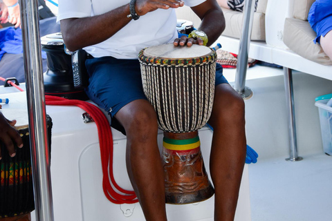 Boa Vista Catamaran Tour: All Inclusive Bay CruiseAdults Only - Boa Vista Catamaran Tour: All Inclusive