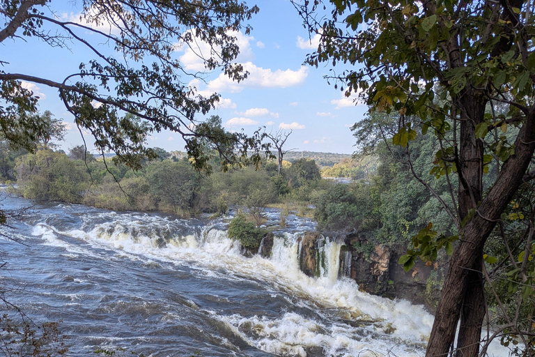 Victoria Falls: Airport Transfer, Falls Tour & Village Visit