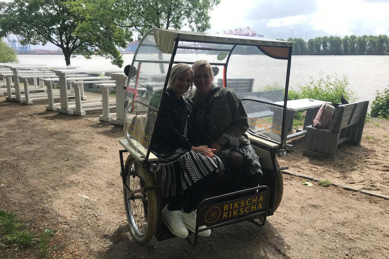 Hamburg: Smart City Tours with Electric Rickshaws between the Elbe and Alster Hamburg: Smart city tours with electric rickshaws between the Elbe and Alster rivers