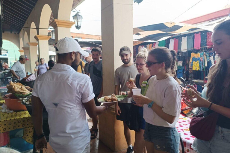 León: Local Market Food Tour with Tastings & Coffee Stop