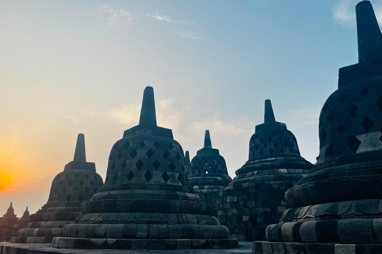 Yogyakarta: Borobudur Sunrise & Mount Merapi Jeep Tour