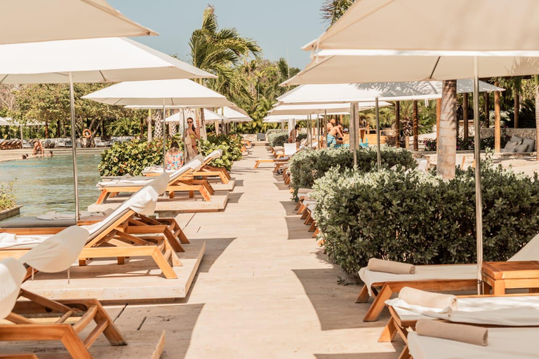 Cartagena Makani Luxury Beach Club: Premium Day Pass & Lunch