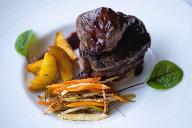 Poznań: Wine Tasting and Dinner in the Heart of Poznań