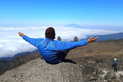 5 dias de escalada do Kilimanjaro Rota de Marangu