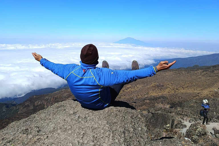 5 giorni di scalata del Kilimanjaro lungo la via Marangu